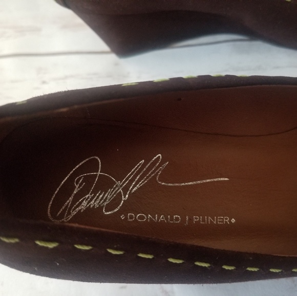 Donald J Pliner Brown Wedges Sz7 - Picture 4 of 5